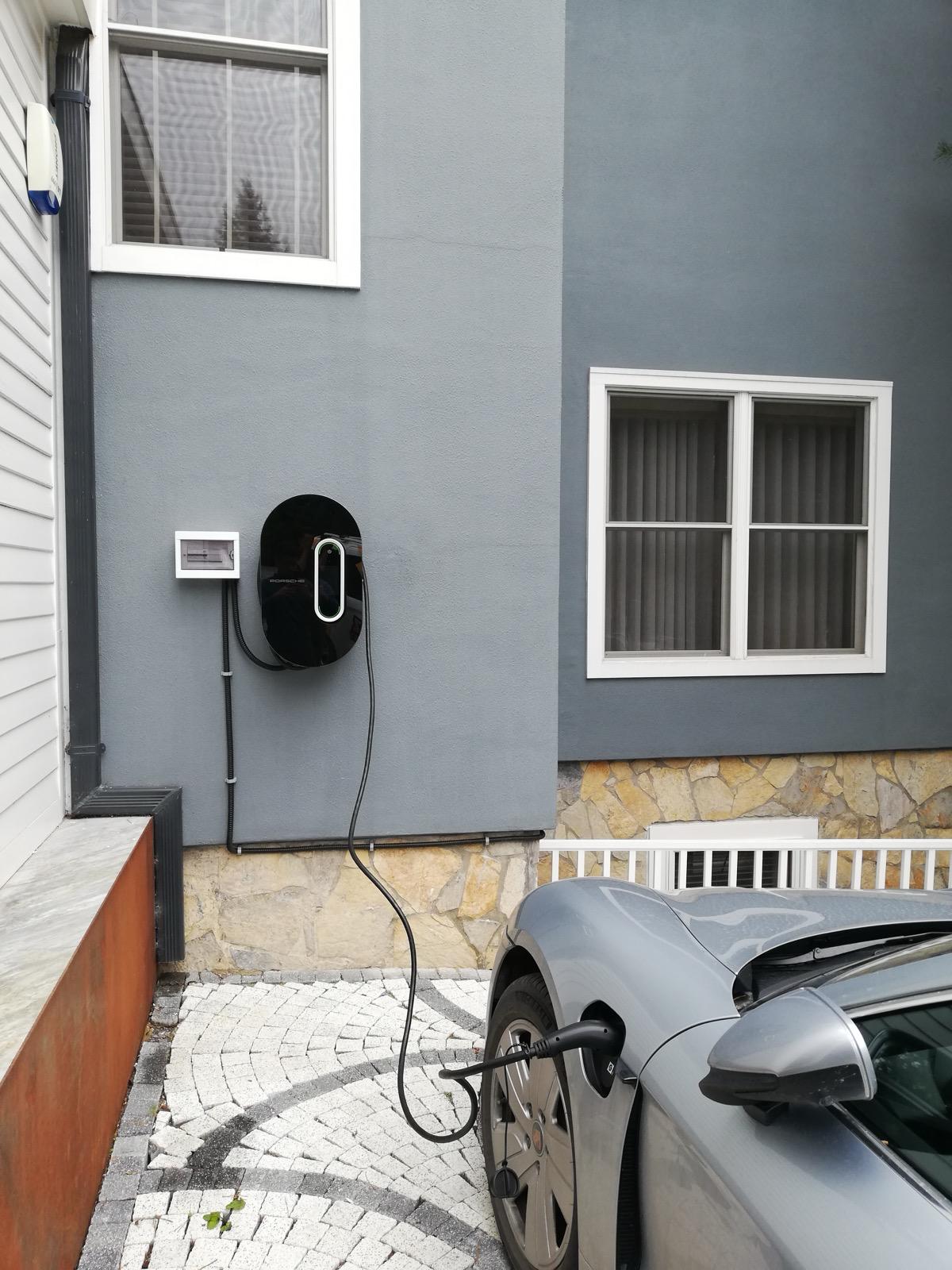 Porsche wallbox